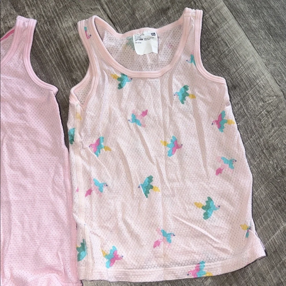 2 pack Uniqlo Girls Mesh Light Pink and Multicolor Tank Tops
